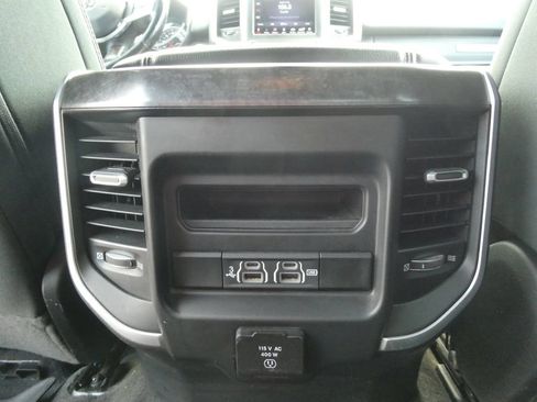 Used 2020 RAM 1500 Big Horn AWD/4WD image 17