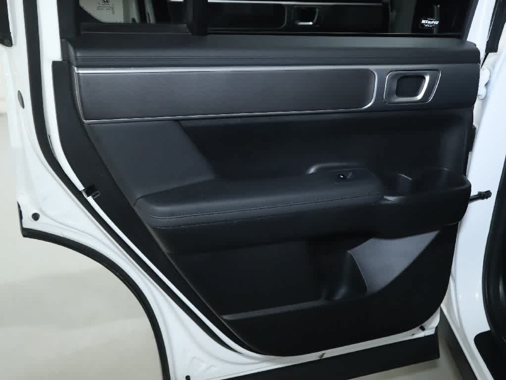 Used 2025 Hyundai Santa Fe SEL AWD/4WD image 13