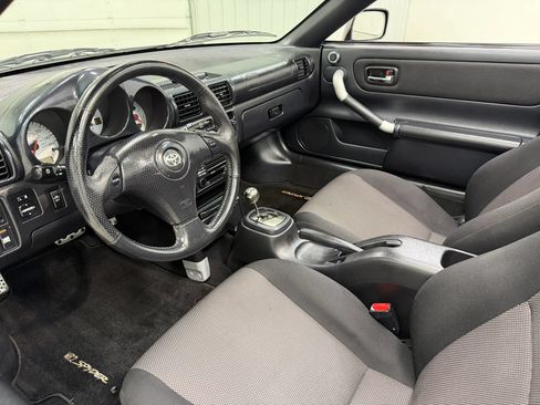 Used 2003 Toyota MR2 w/ Preferred Accessory Pkg RWD image 23