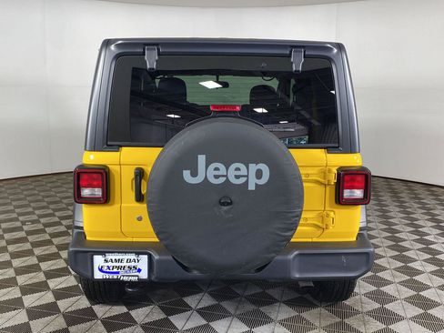 Used 2019 Jeep Wrangler Sport AWD/4WD image 16
