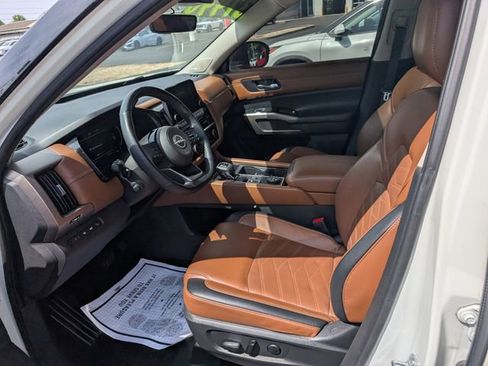 Certified 2023 Nissan Pathfinder Platinum AWD/4WD image 13