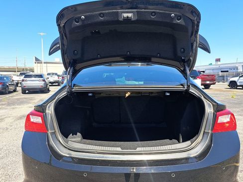 Used 2021 Chevrolet Malibu RS image 22