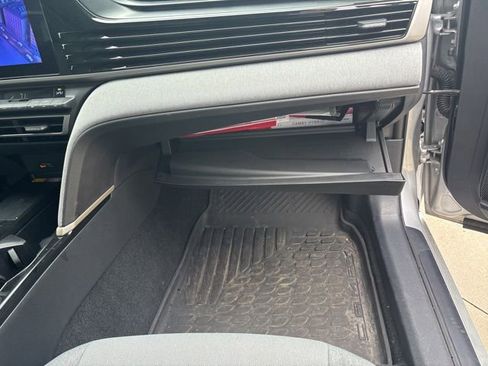 Used 2025 Toyota Camry LE AWD/4WD image 32