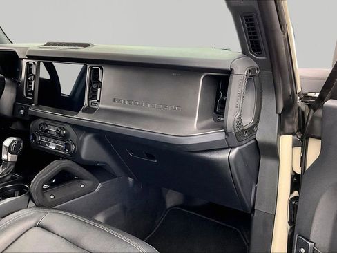 Certified 2025 Ford Bronco Badlands AWD/4WD image 17