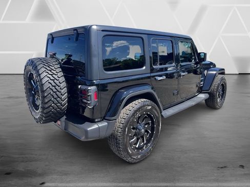 Used 2019 Jeep Wrangler Unlimited Sahara image 8