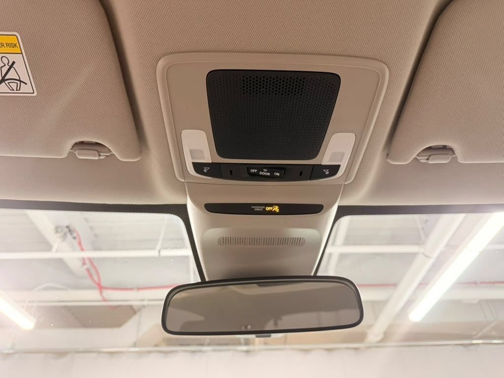 Certified 2025 Honda HR-V LX image 31