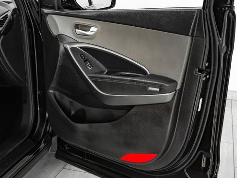 Used 2018 Hyundai Santa Fe SE image 38