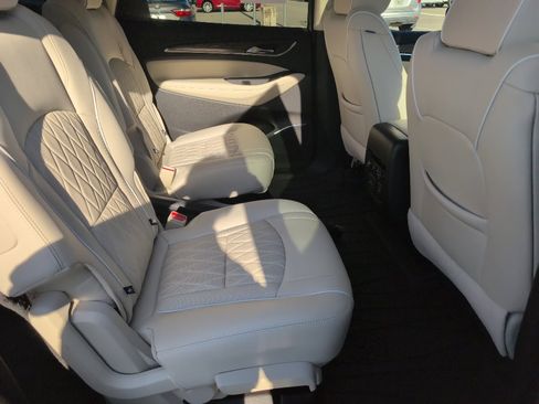 Used 2023 Buick Enclave Avenir w/ Avenir Technology Package image 15