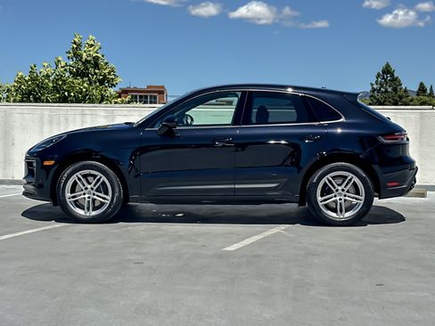 Used 2025 Porsche Macan w/ Premium Package Plus AWD/4WD image 2