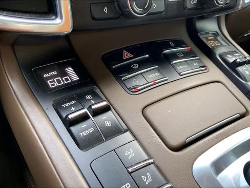 Used 2013 Porsche Cayenne Turbo AWD/4WD image 31