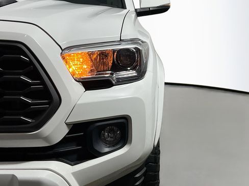 Used 2023 Toyota Tacoma TRD Sport image 12