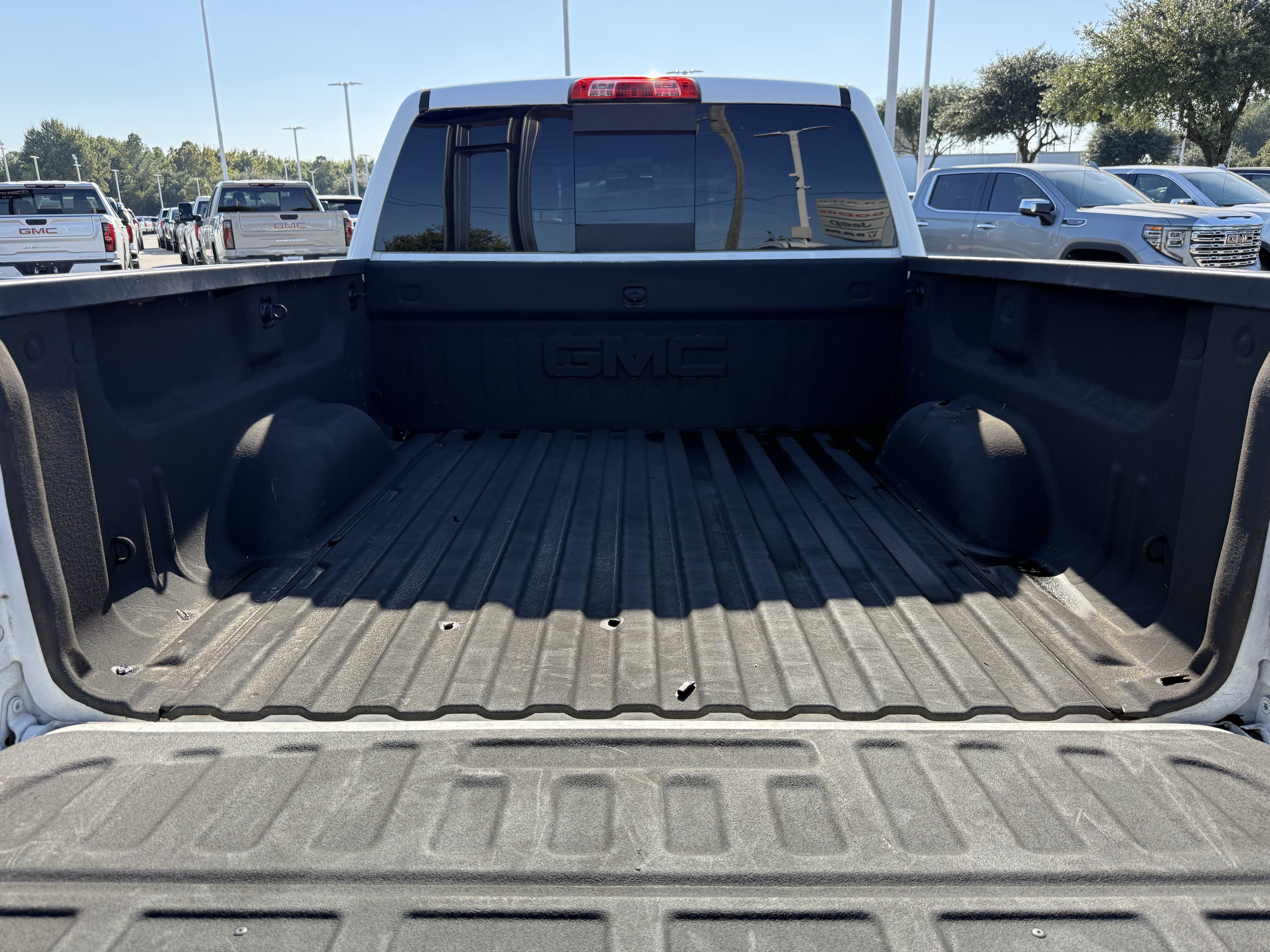 Used 2016 GMC Sierra 1500 SLT w/ All-Terrain Package AWD/4WD image 29