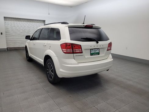 Used 2018 Dodge Journey SE w/ Connectivity Group FWD image 5