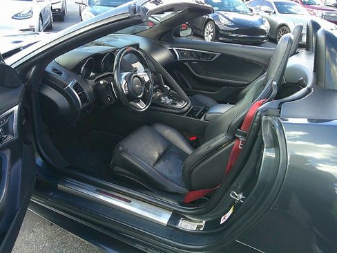 Used 2020 Jaguar F-TYPE Convertible image 17