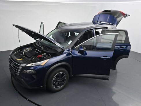 Used 2024 Nissan Rogue SV AWD/4WD image 37
