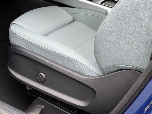 New 2026 Mercedes-Benz GLB 250 4MATIC image 12