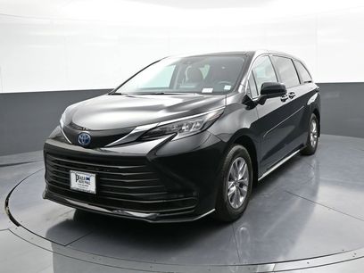 Used 2024 Toyota Sienna LE w/ Protection Package (TMS)