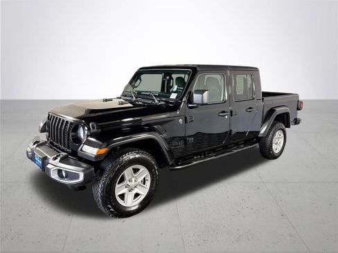 Used 2022 Jeep Gladiator Sport image 2