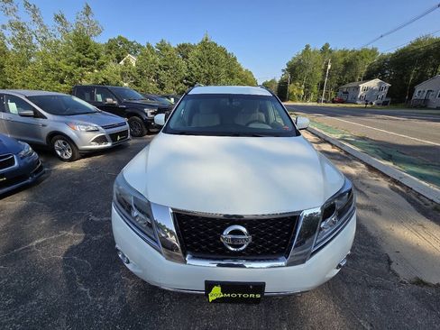 Used 2016 Nissan Pathfinder SV AWD/4WD image 9