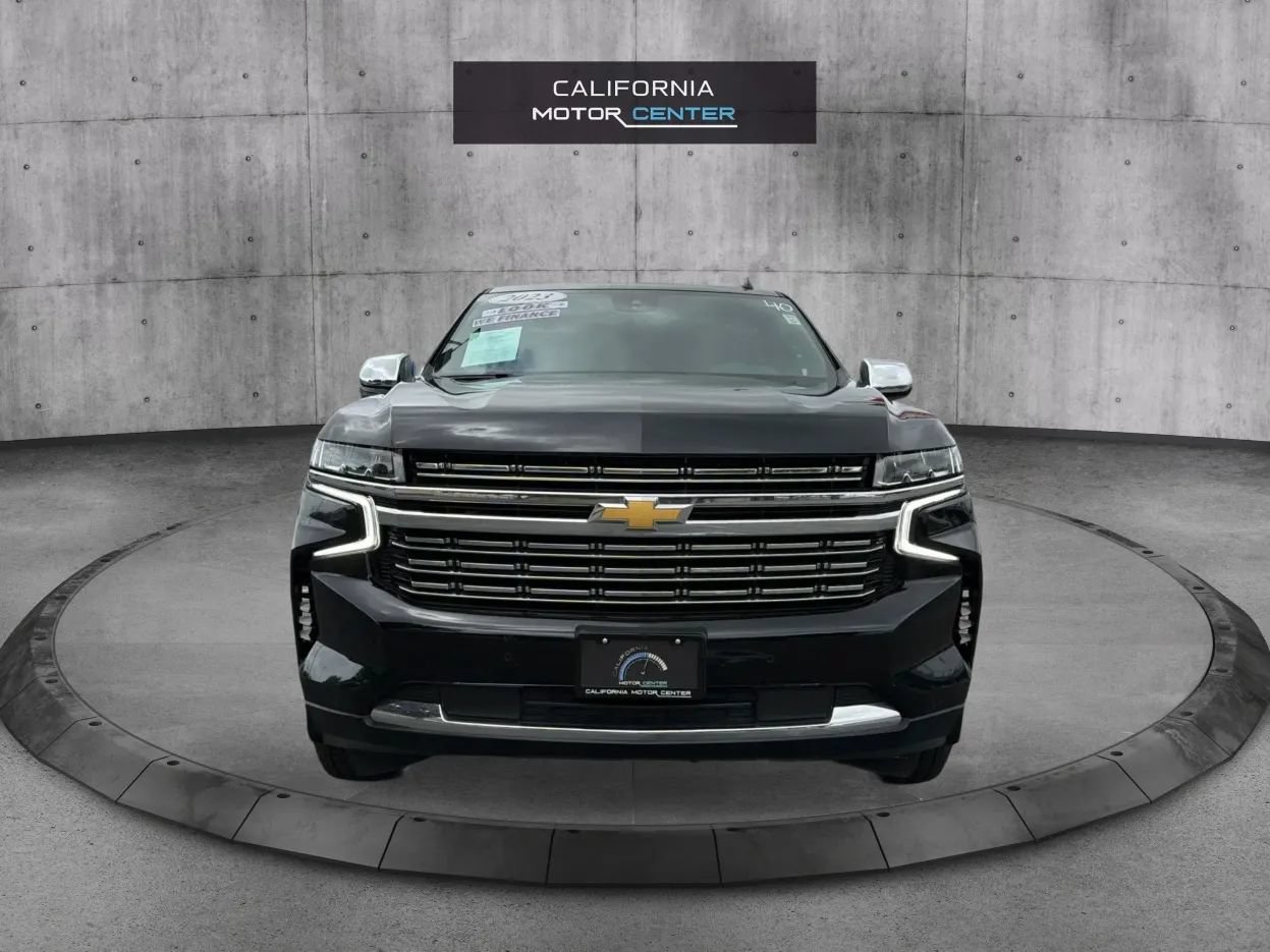 Used 2023 Chevrolet Suburban Premier AWD/4WD image 2