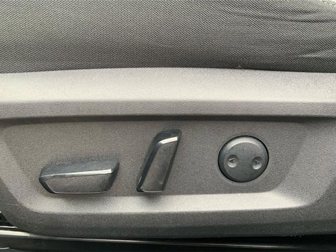 Used 2023 Nissan Rogue SV image 17