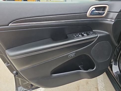 Used 2015 Jeep Grand Cherokee Limited AWD/4WD image 15