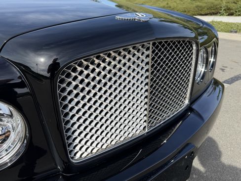 Used 2007 Bentley Azure image 47