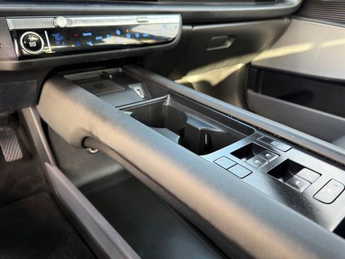 Used 2024 Hyundai Ioniq 6 SEL image 30