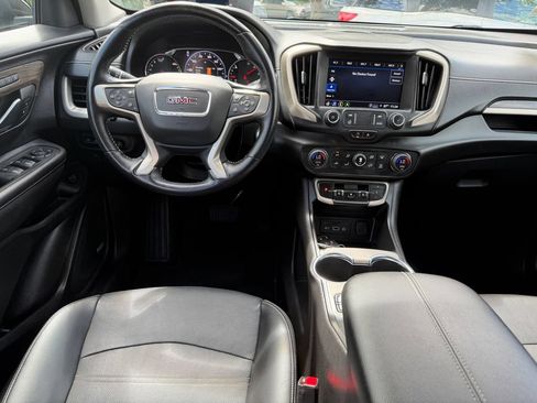 Used 2022 GMC Terrain Denali w/ Denali Premium Package AWD/4WD image 15