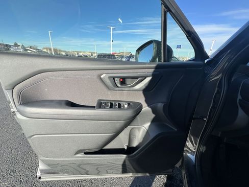 Used 2025 Subaru Forester Premium image 23