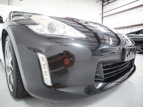 Used 2014 Nissan 370Z Touring w/ Sport Package image 9