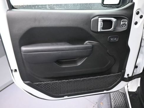 Used 2024 Jeep Wrangler Sport AWD/4WD image 25