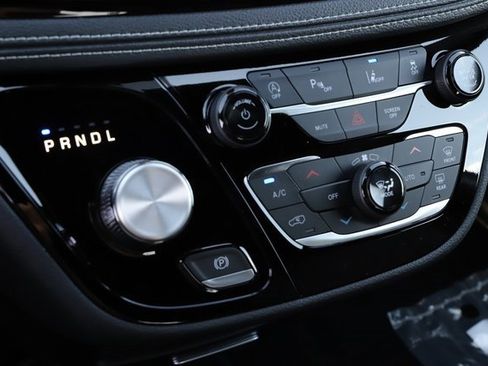 New 2026 Chrysler Pacifica Select image 32