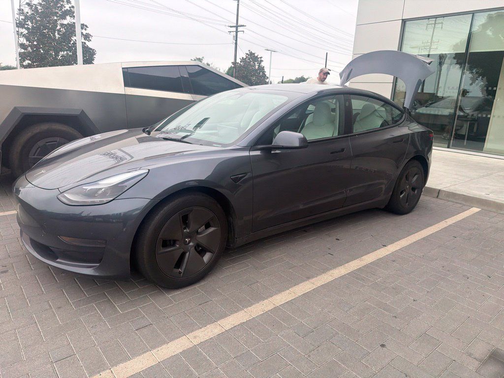 Used 2023 Tesla Model 3 Standard Range RWD image 1