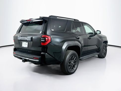 Used 2025 Toyota 4Runner SR5 AWD/4WD image 9