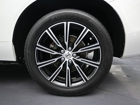 Used 2018 Volvo XC60 T5 Inscription w/ Convenience Package AWD/4WD image 9