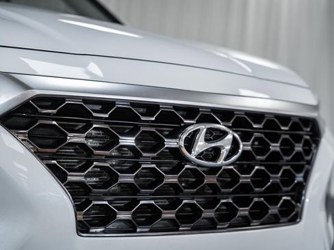 Used 2020 Hyundai Santa Fe SE image 7