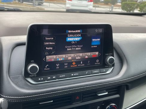 Used 2023 Nissan Rogue S image 37