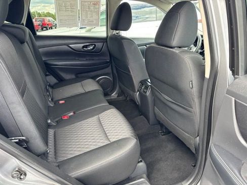 Used 2018 Nissan Rogue SV FWD image 23