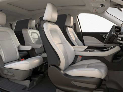New 2026 Lincoln Aviator Reserve w/ Jet Appearance Package image 5