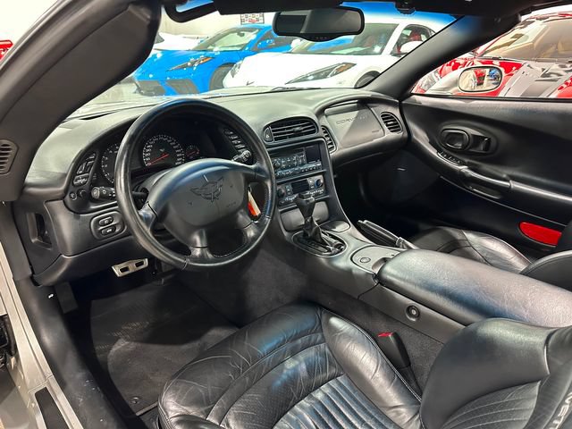 Used 2004 Chevrolet Corvette Coupe w/ Preferred Equipment Group RWD image 11