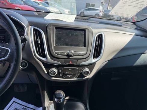 Used 2019 Chevrolet Equinox LS FWD image 12