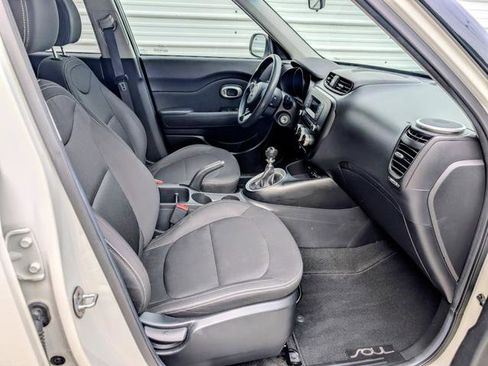 Used 2016 Kia Soul FWD image 16