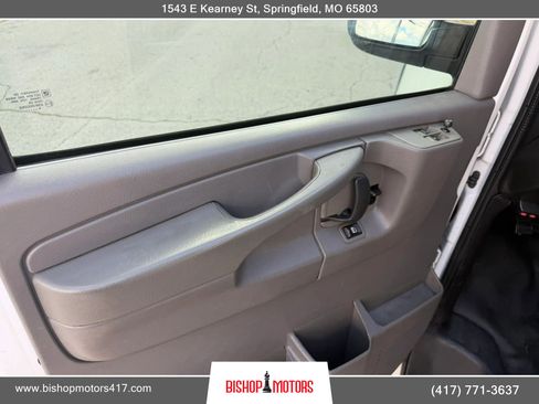 Used 2015 GMC Savana 2500 RWD image 7