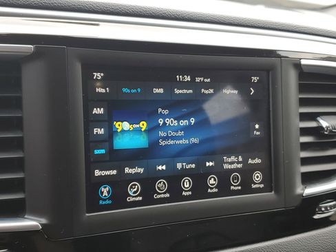 Used 2019 Chrysler Pacifica Touring-L w/ S Appearance Package image 19