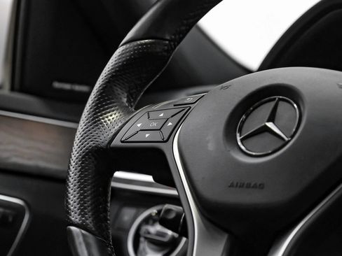 Used 2016 Mercedes-Benz E 350 E 350 4MATIC Wagon 4D image 13