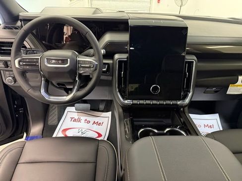 New 2026 GMC Yukon Elevation image 18