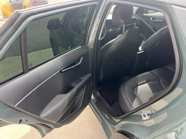 Used 2023 Kia Niro Wave w/ Wave Preserve Package FWD image 17