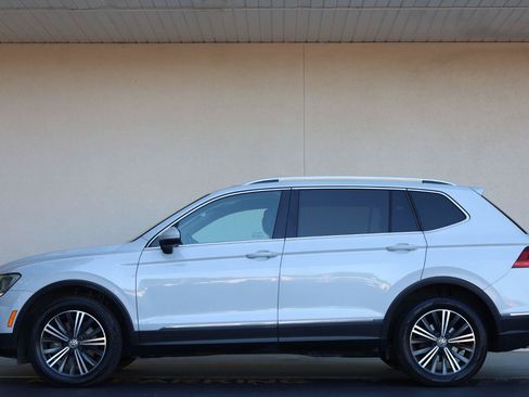 Used 2019 Volkswagen Tiguan SEL FWD image 3