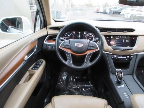 Used 2019 Cadillac XT5 Platinum image 42